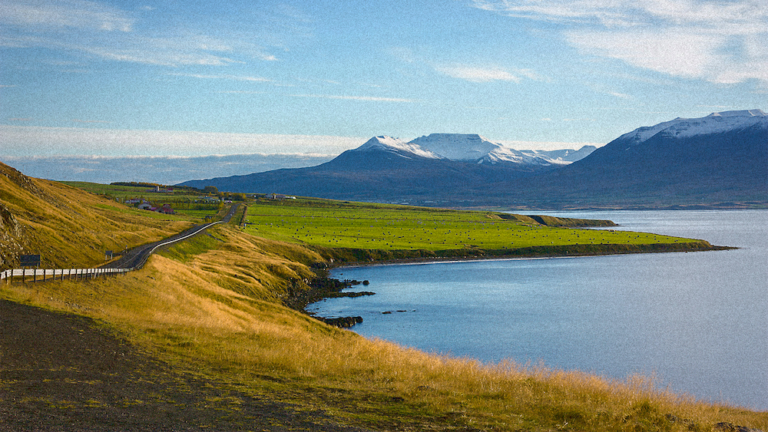 Islanda1 josh-reid-meOFNlRbHmY-unsplash